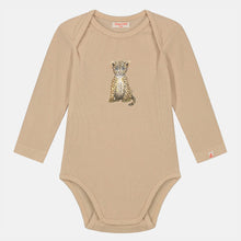 Load image into Gallery viewer, World of Mies X Romp &amp; Roll baby romper kraamcadeau luipaard organic cotton
