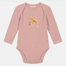 Load image into Gallery viewer, World of Mies X Romp &amp; Roll baby romper kraamcadeau giraf organic cotton
