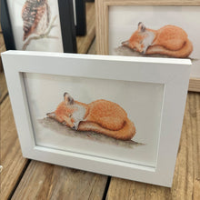 Afbeelding in Gallery-weergave laden, Wit houten A6 lijstje met vos art print
