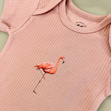 Afbeelding in Gallery-weergave laden, Baby romper blush flamingo shortsleeve
